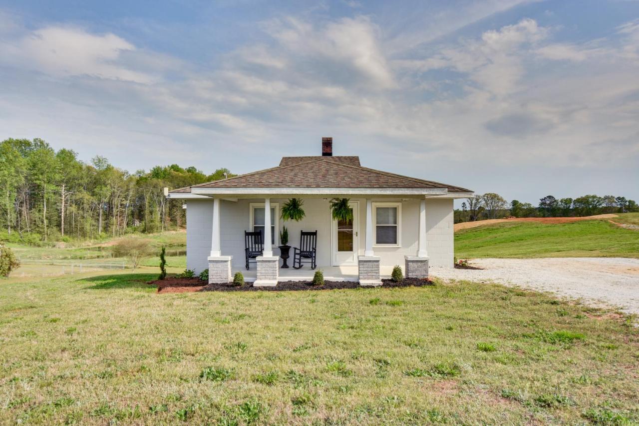 Cozy Fair Play Home With Deck 4 Mi To Lake Hartwell! Exterior photo